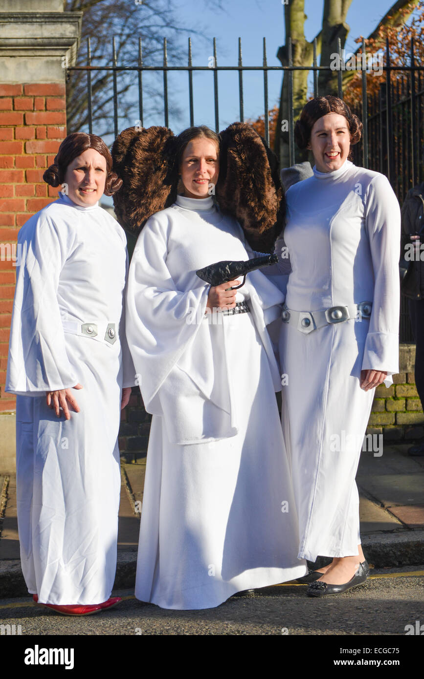 Greenwich, London, UK. 14th December 2014. Three Princess Leia's. The annual Pantomime Horse Race takes place in Greenwich for the fifth year. Credit:  Matthew Chattle/Alamy Live News Stock Photo