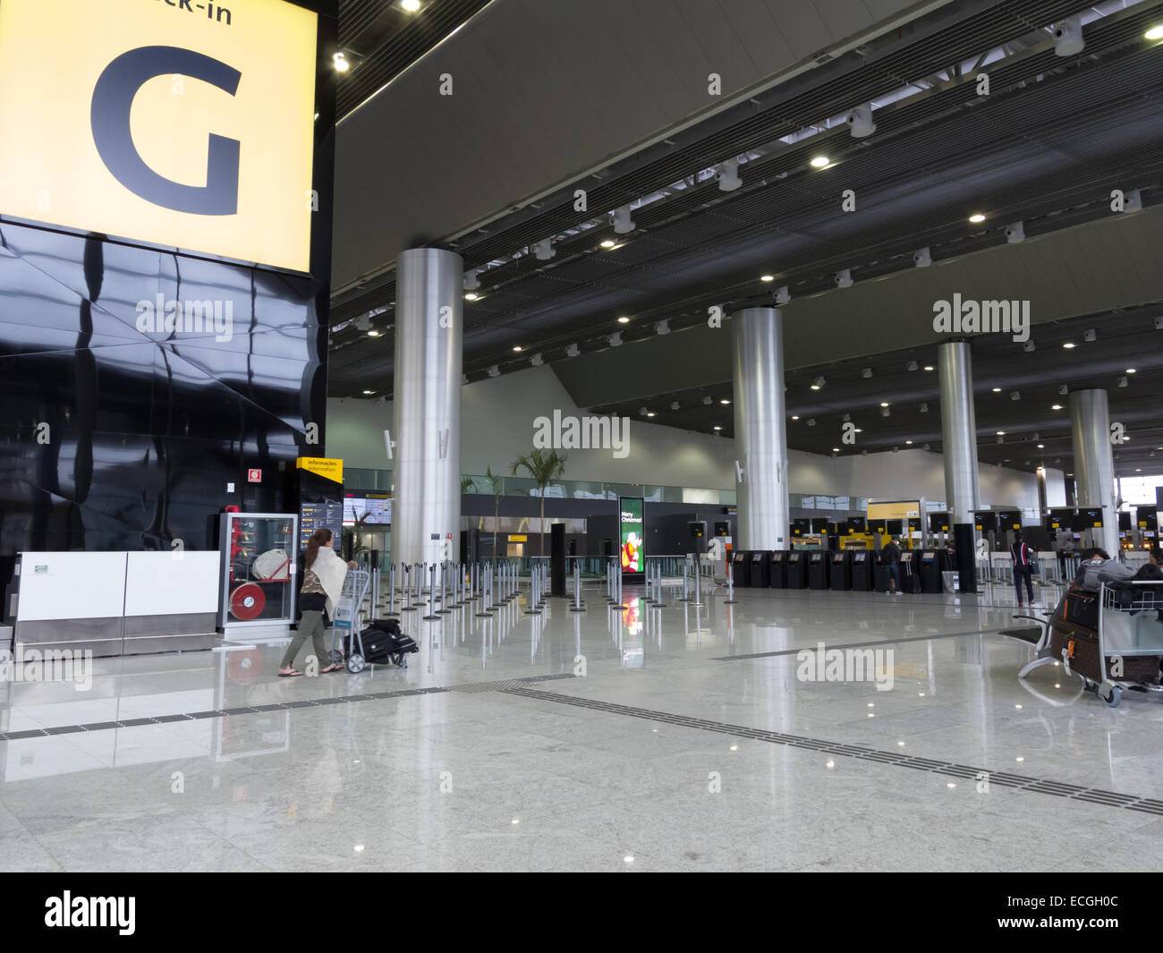 Gru passengers terminal hires stock photography and images Alamy