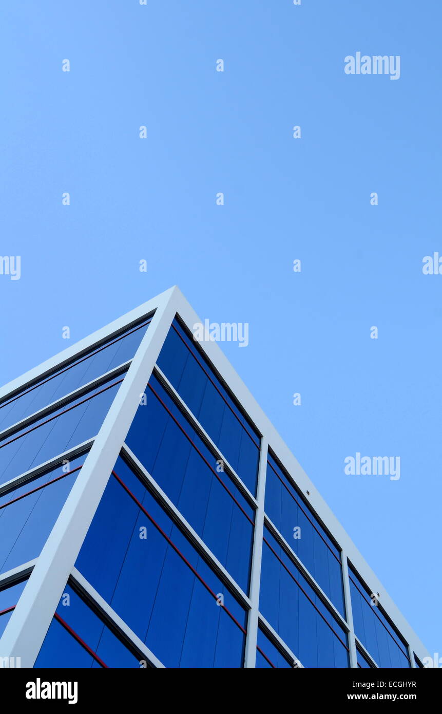 Sleek new modern building hi-res stock photography and images - Alamy