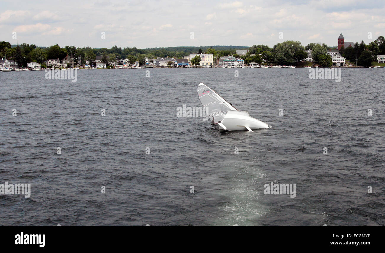 Rs 100 Racing RS 100 racing dinghy capsizing in Lake Winnipesaukee New Hampshire USA ...