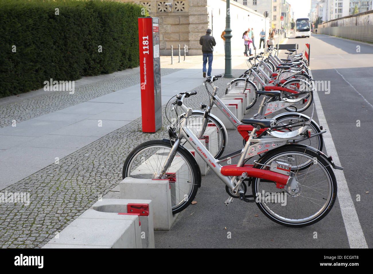 Bike rental berlin hi-res stock photography and images - Alamy
