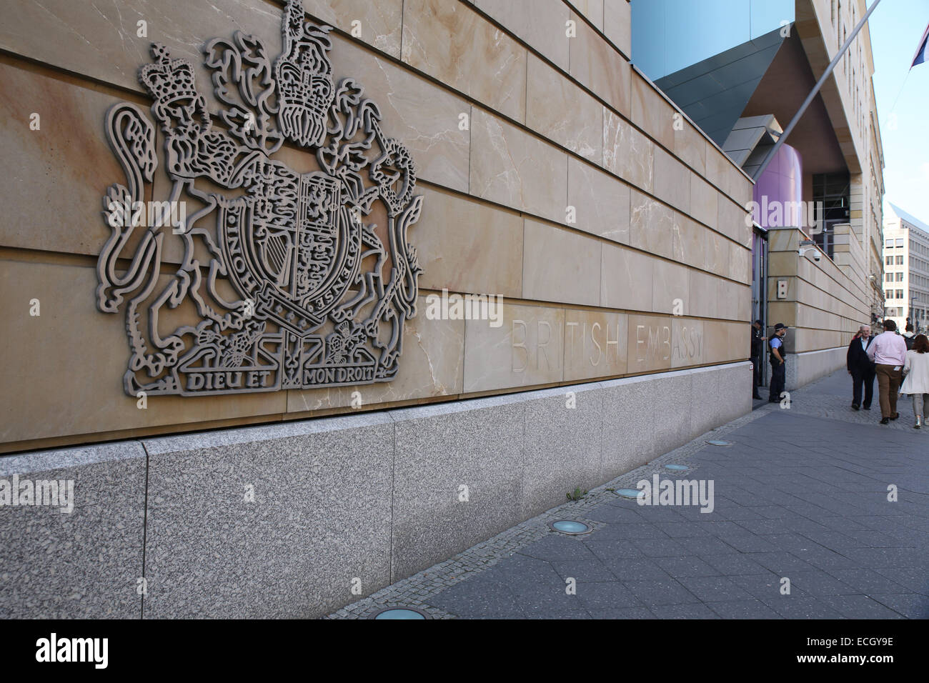 berlin british embassy building front entrance 'dieu et mon droit' Stock Photo