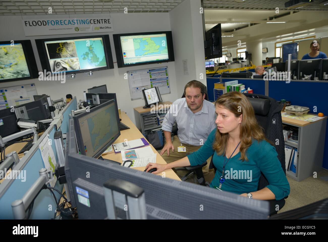 UK Met Office - Staff working at the joint Environment Agency / Met Office  Flood Forecasting Centre Stock Photo - Alamy