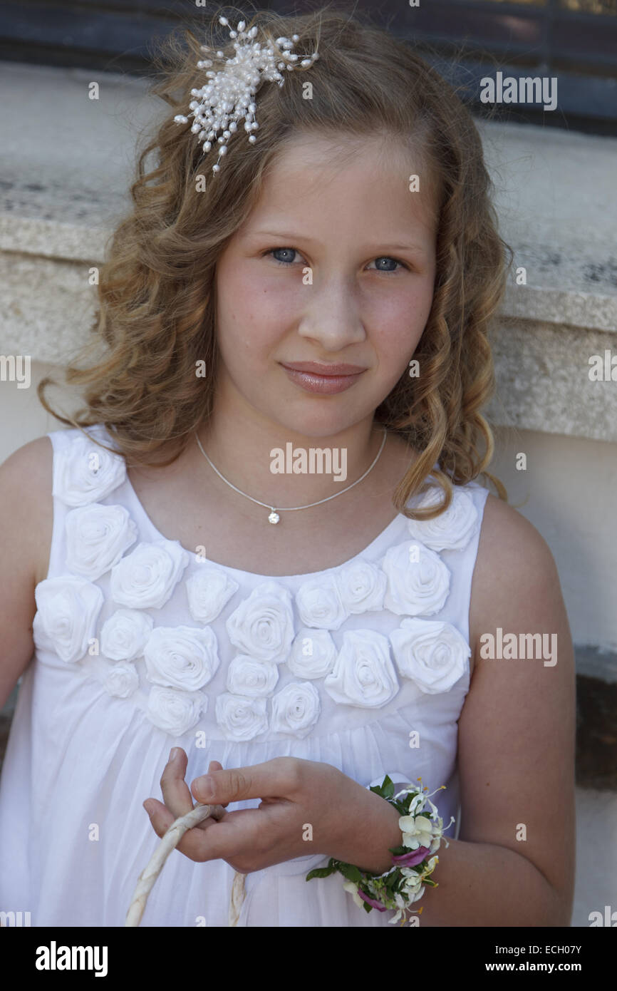 flower girl at wedding Stock Photo Alamy