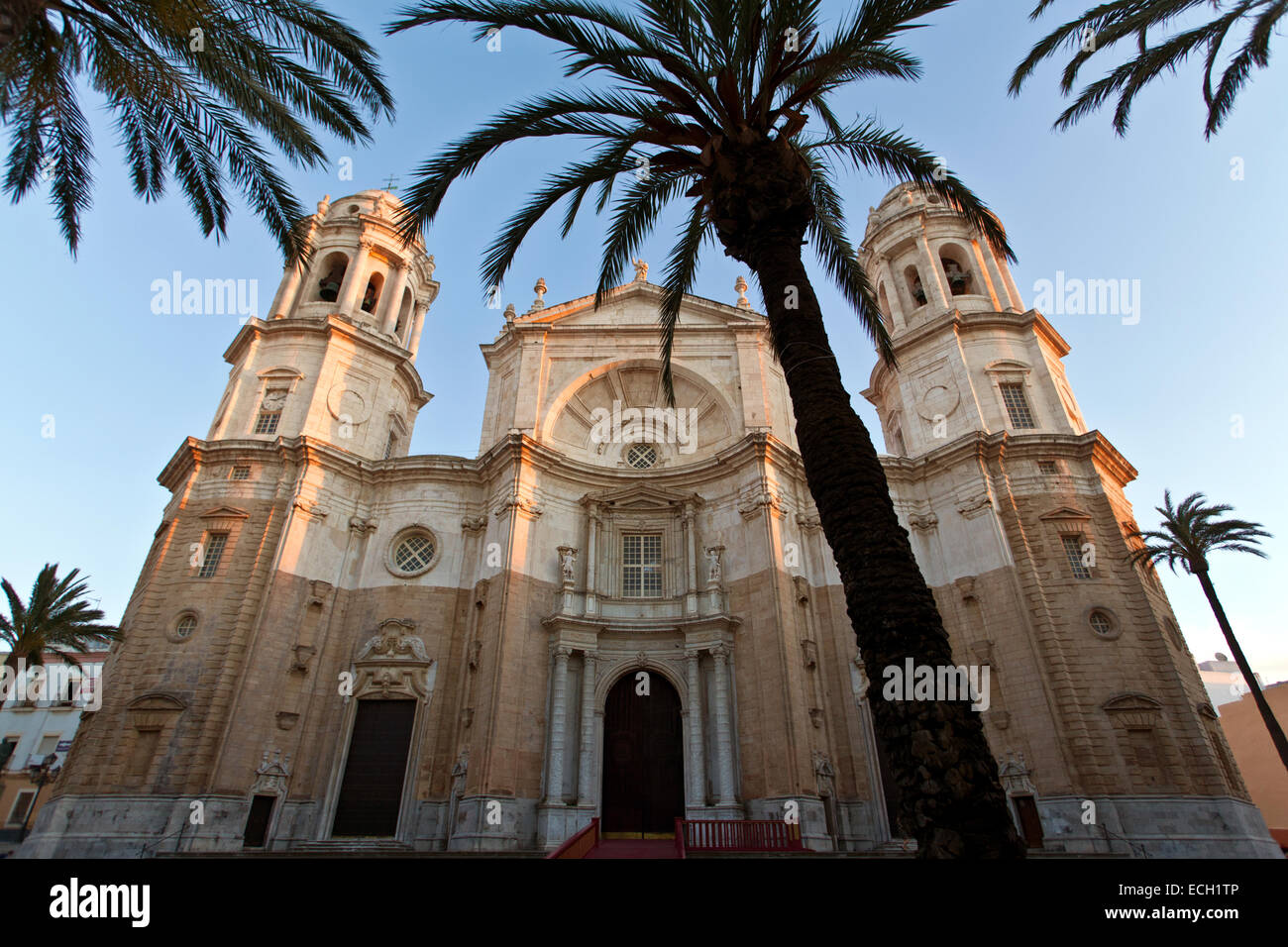Catedral de la Santa Cruz sobre las Aguas de Cádiz / Cádiz Cathedral, Cádiz,, Andalusia, Spain Stock Photo
