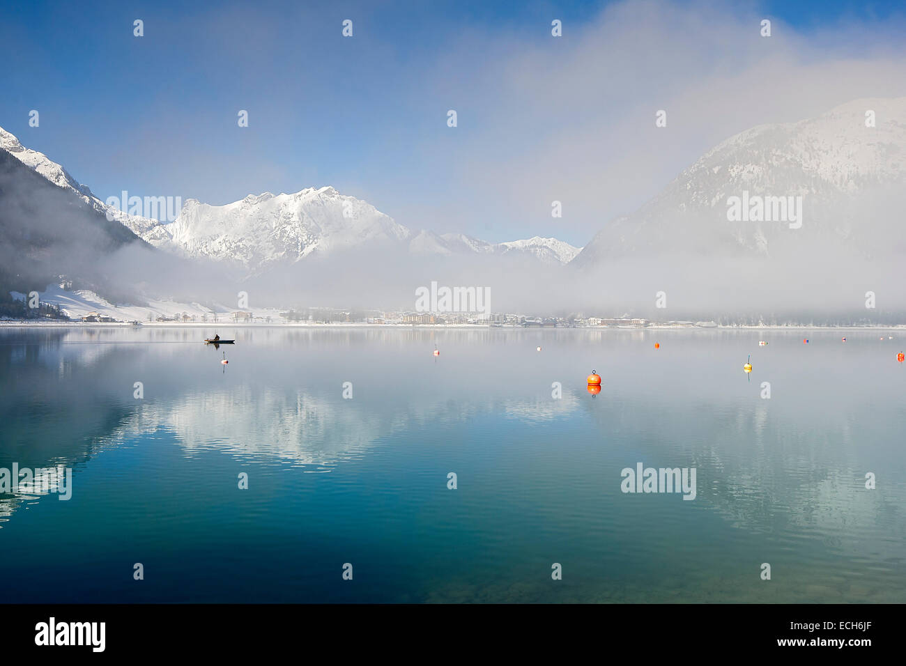Achensee in winter, in the back Pertisau and the Karwendel Mountains, Maurach, Tyrol, Austria Stock Photo