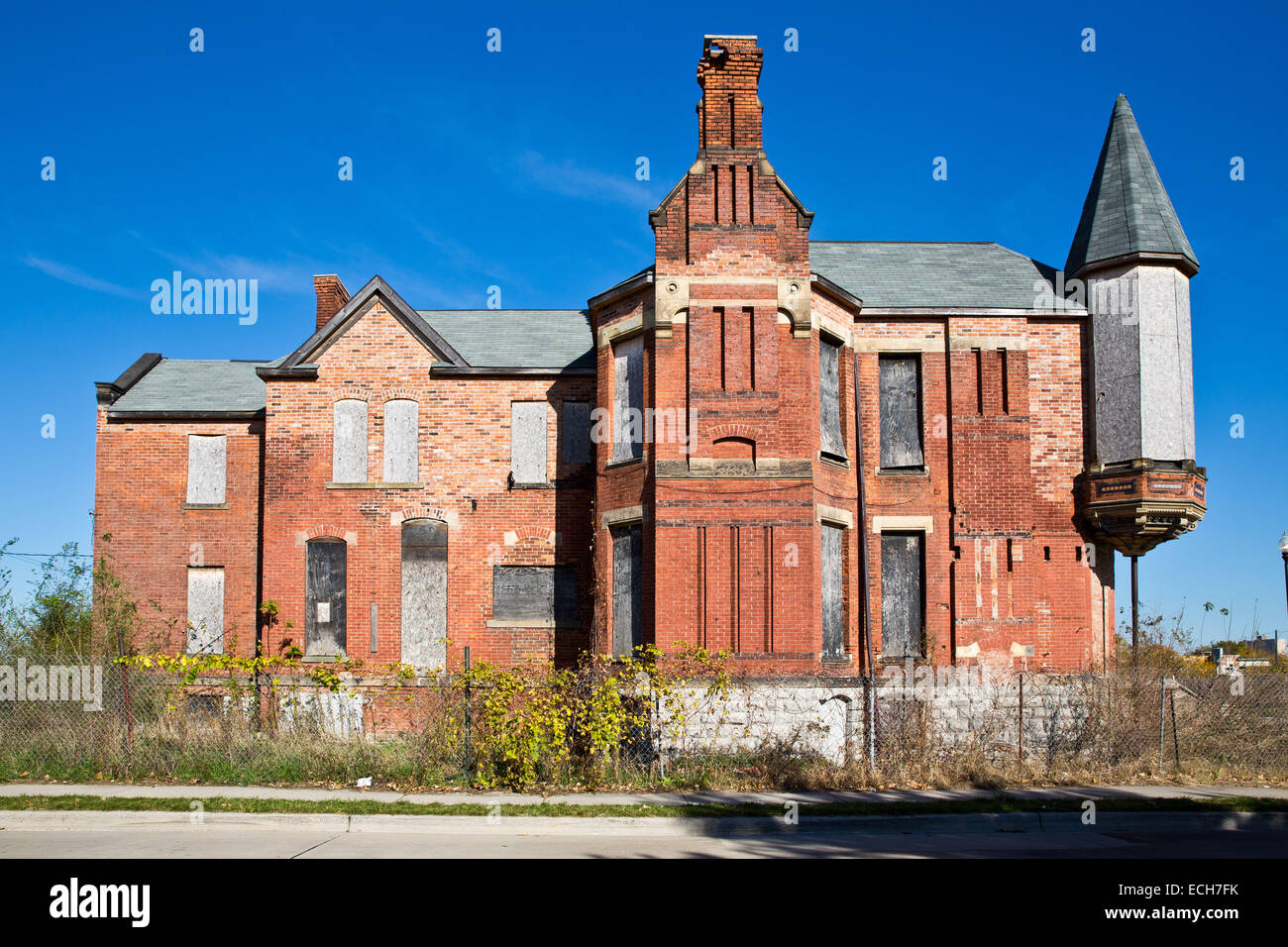 This vacant Brush Park mansion is part of the new Hollywood movie 'Batman v Superman', Detroit, Michigan, USA. Oct. 23, 2014. Stock Photo