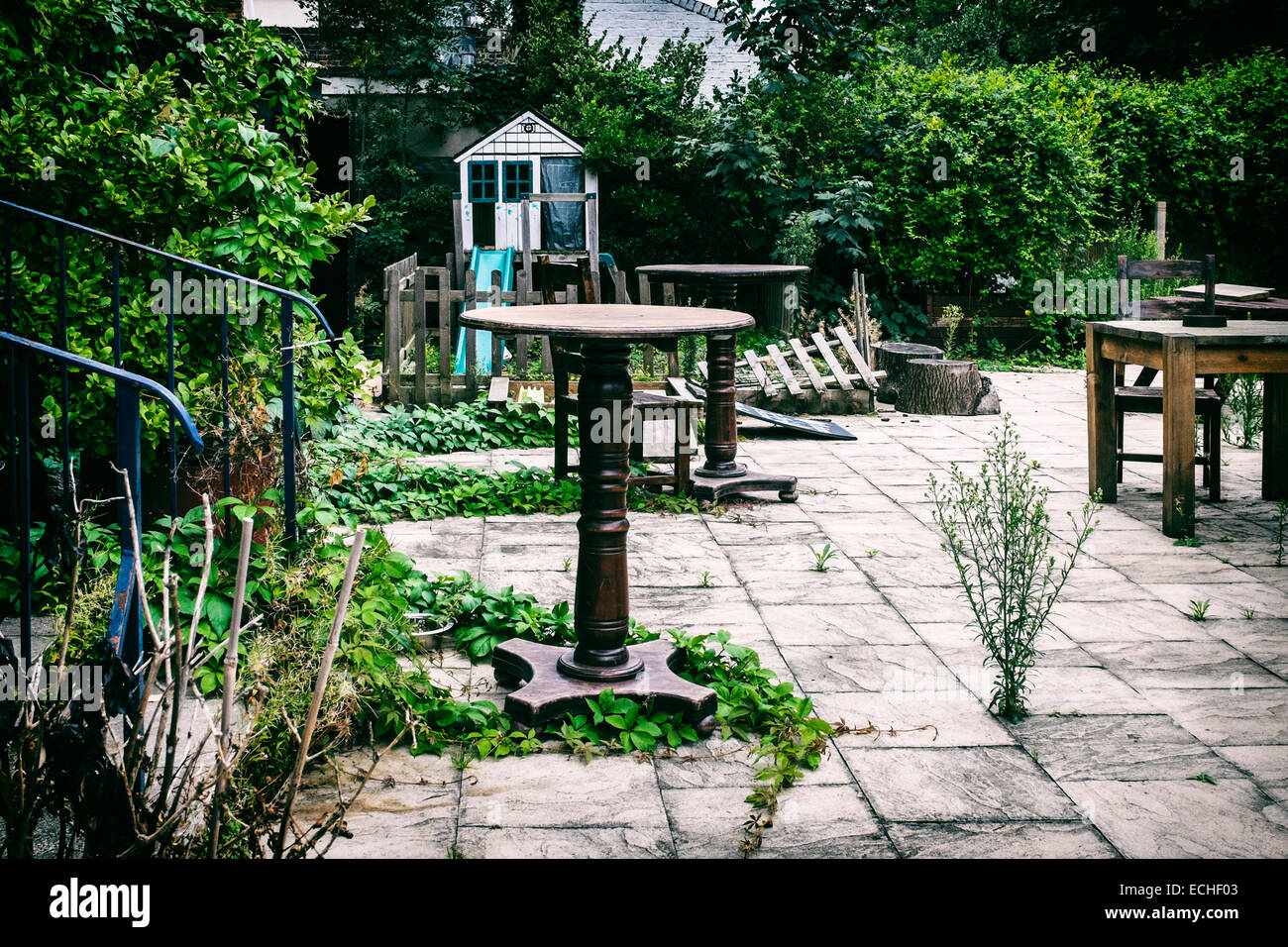 Pub garden furniture hires stock photography and images Alamy
