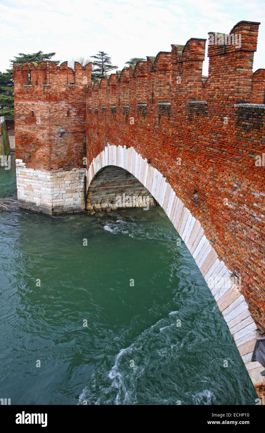 Bridge over the river in verona hi-res stock photography and images - Alamy