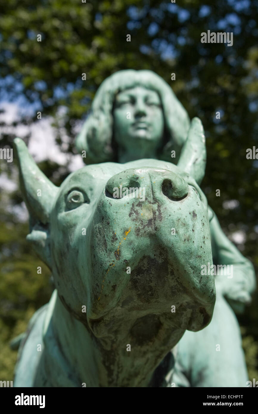 Europa, Deutschland, Niedersachsen, Soegel, Jagdschloss Clemenswerth, Skulptur im Klostergarten Stock Photo