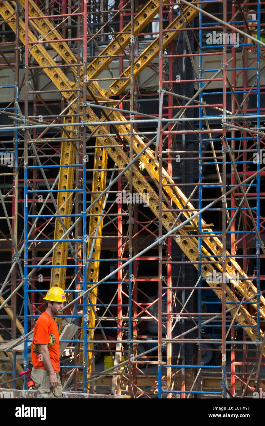 apartment building construction in New York city Stock Photo Alamy