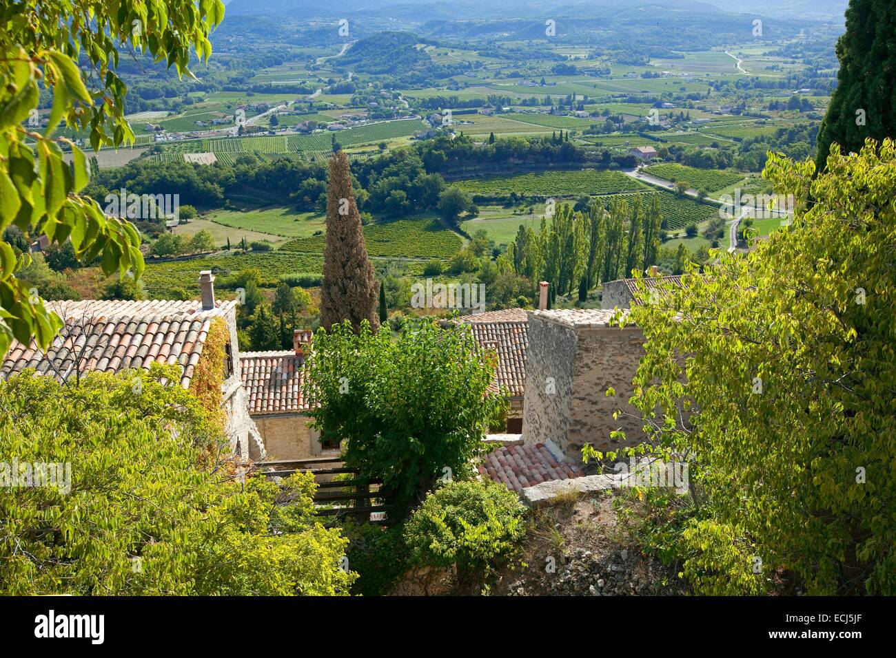 Village of le crestet hires stock photography and images Alamy