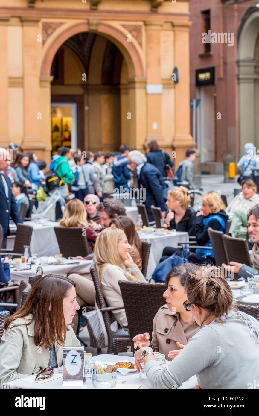 Italy, Emilia Romagna, Bologna, Piazza Galvani, Zanarini terrace cafe opened in 1930 Stock Photo