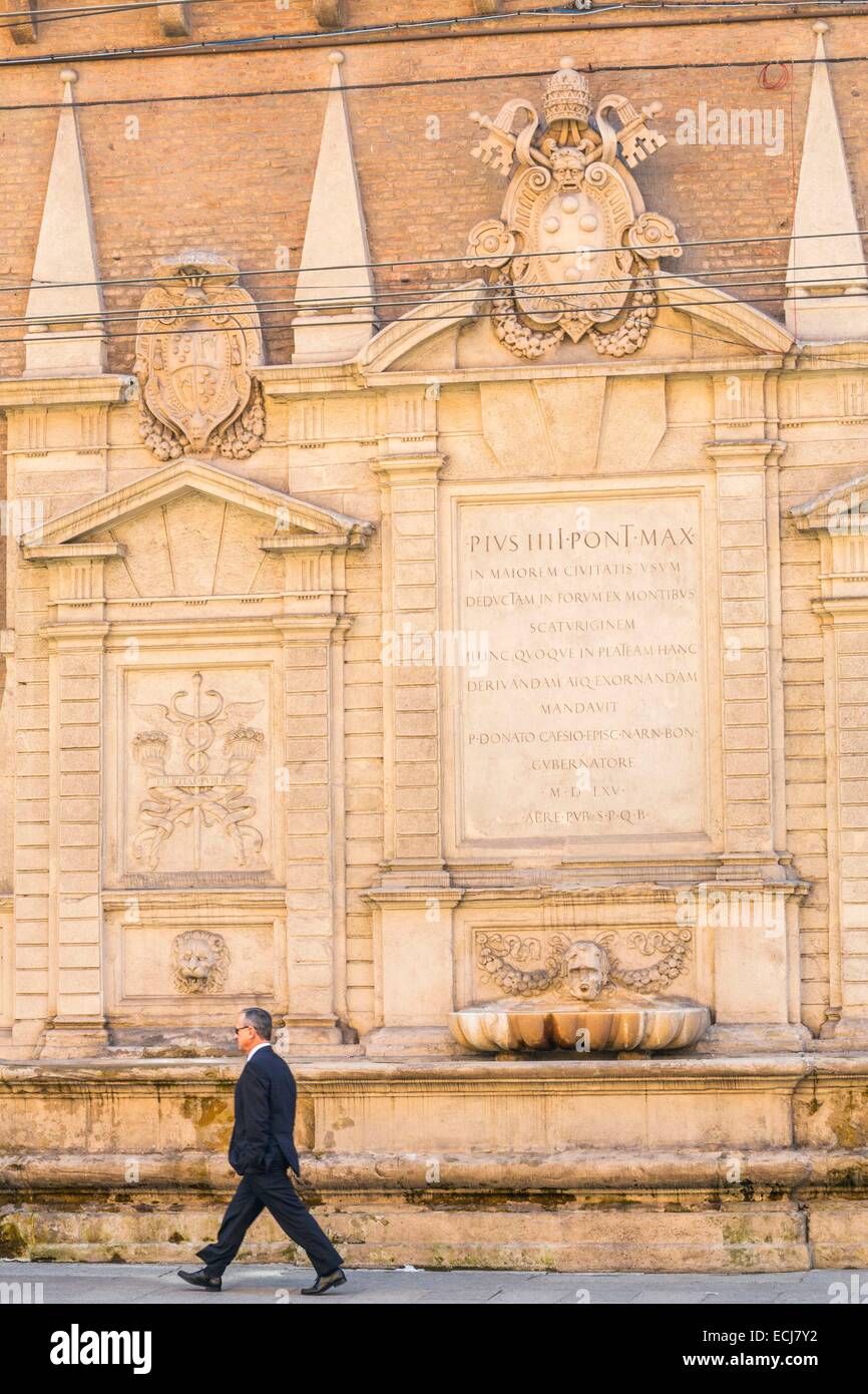 Italy, Emilia Romagna, Bologna, Via Ugo Bassi, 16th century fountain by