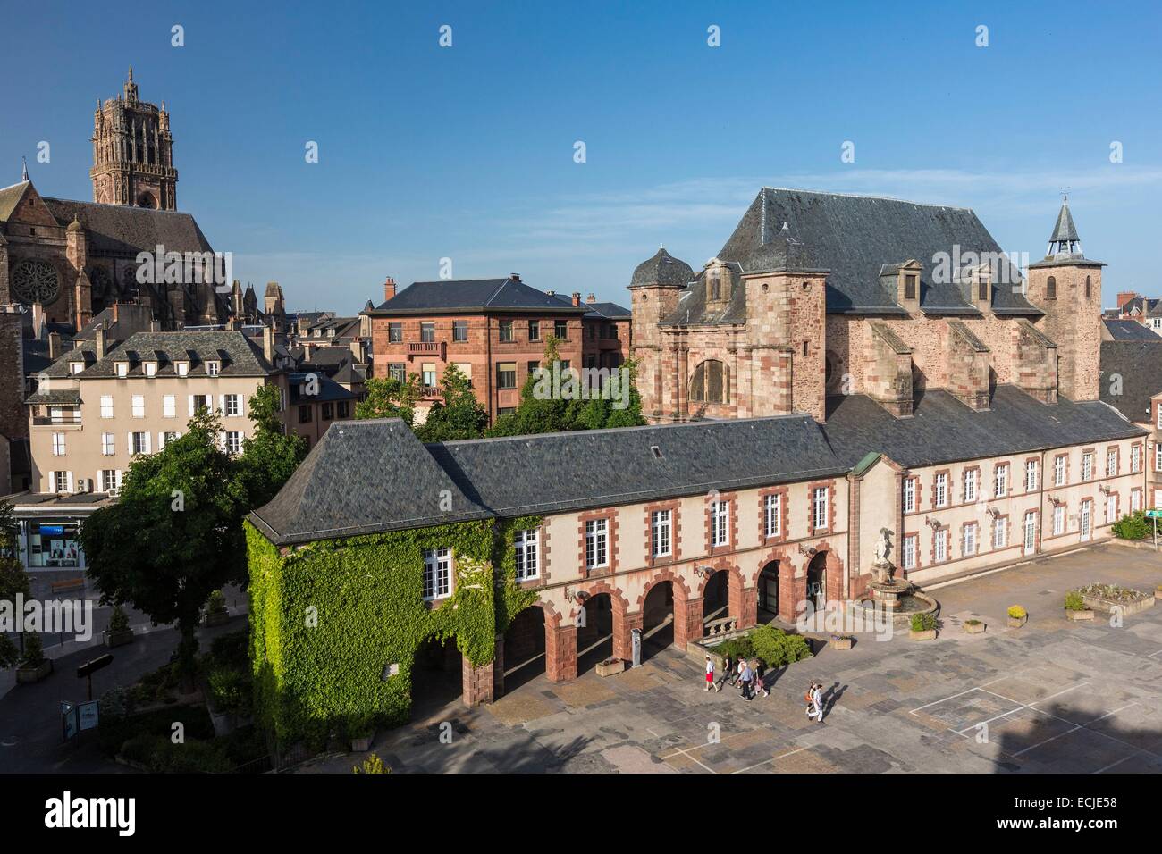 France, Aveyron, Rodez, place Foch, the chapel of the Jesuits and of the former royal college dating from the 17th century and the cathedral dating from the 13th and 16th centuries Stock Photo
