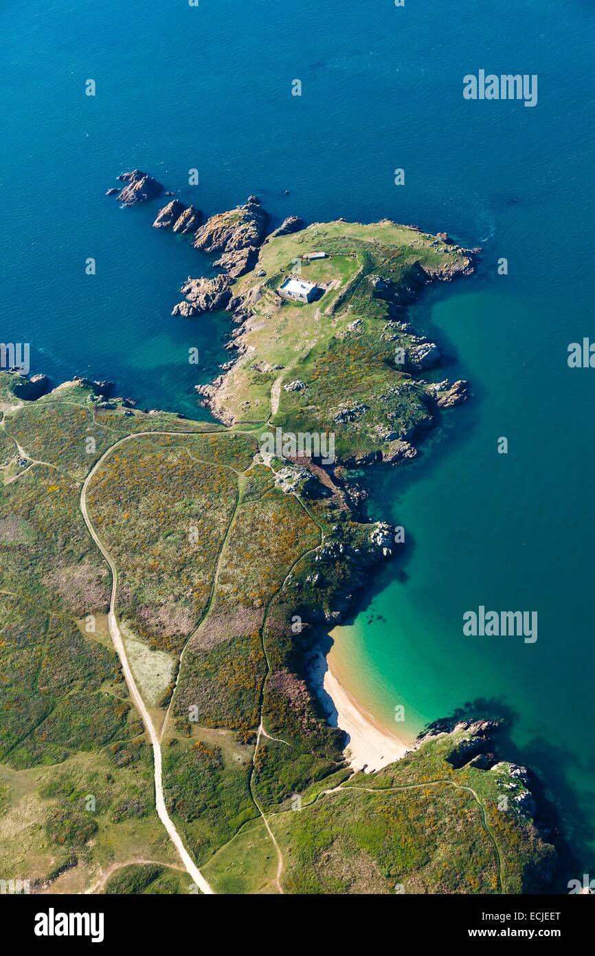 France, Morbihan, Houat island, Porh Halai and the pointe Beg er Vachif (aerial view) Stock Photo
