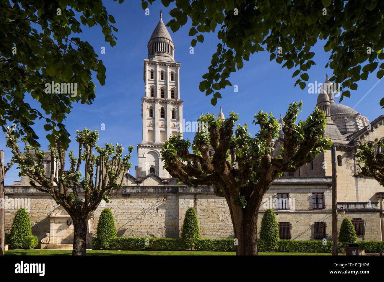 France, Dordogne, Perigord Blanc, Perigueux, Saint Front Byzantine ...