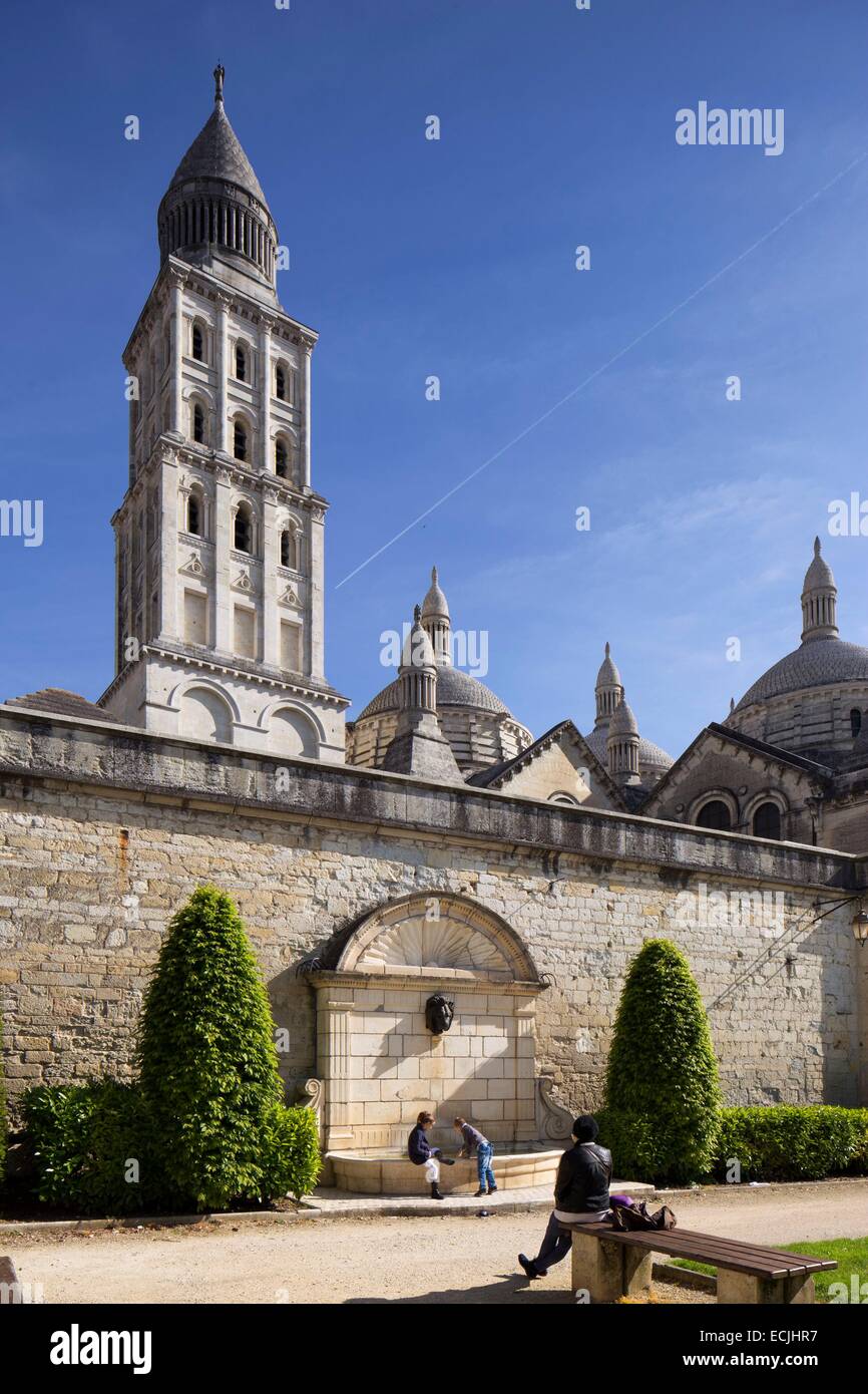 France, Dordogne, Perigord Blanc, Perigueux, Saint Front Byzantine ...