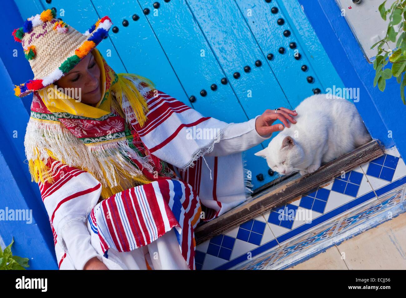 Woman rif morocco hi-res stock photography and images - Alamy