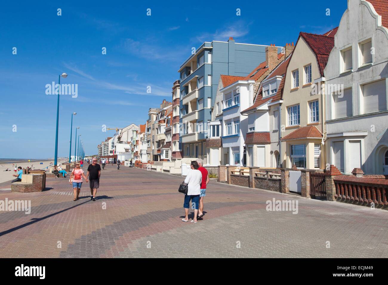 France, Nord, Bray Dunes, dike and beachfront villas Stock Photo