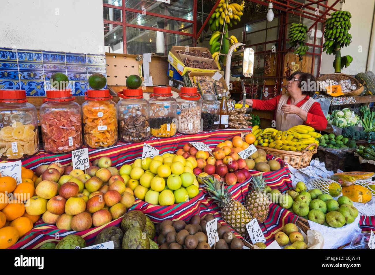 Portugal, Madeira island, Funchal, Farmers' Market (Mercado dos Lavradores) in the historic