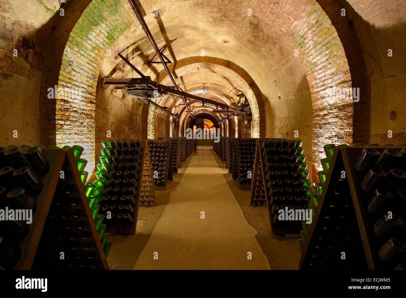 France, Marne, Reims, champagne, Pommery's wine cellars Stock Photo Alamy