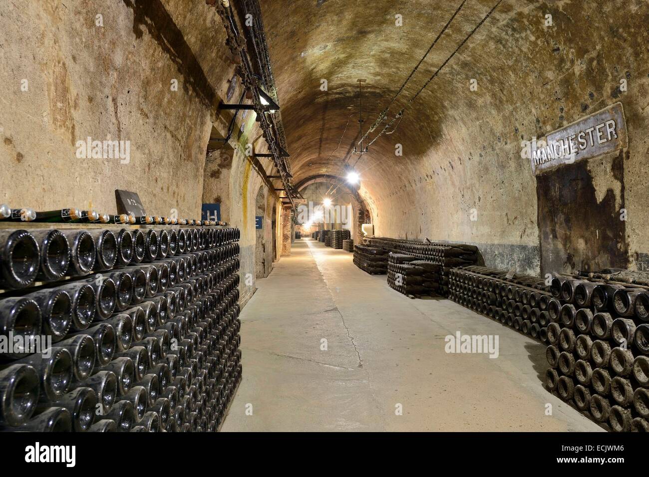 France, Marne, Reims, champagne, Pommery's wine cellars Stock Photo Alamy