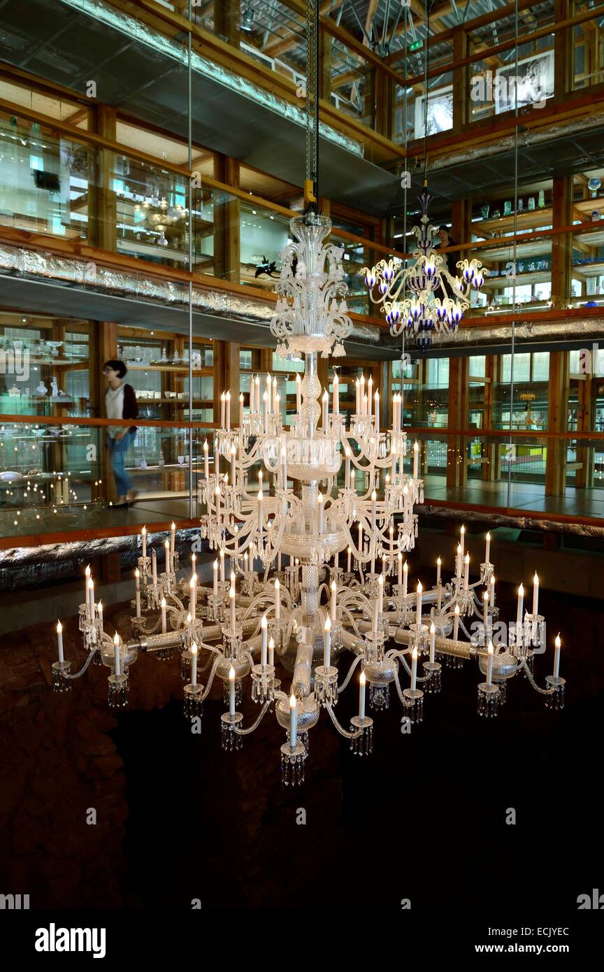 France, Moselle, Saint Louis les Bitche, the Cristallerie Saint Louis (Saint  Louis crystal glass manufacturer) museum, giant crystal chandelier Stock  Photo - Alamy
