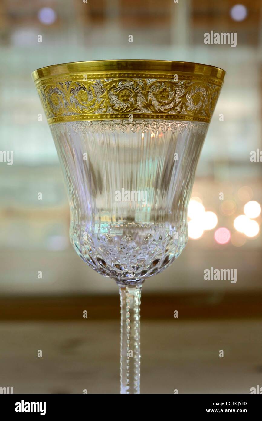 France, Moselle, Saint Louis les Bitche, the Cristallerie Saint Louis (Saint  Louis crystal glass manufacturer) museum, glass pattern Thistle from 1913  Stock Photo - Alamy