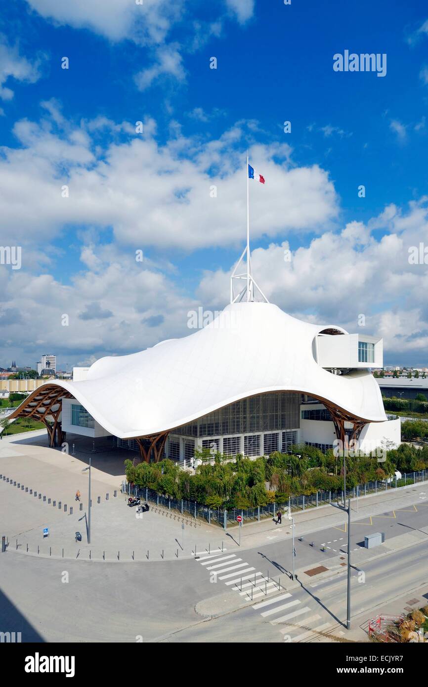 France, Moselle, Metz, Amphitheatre district, Centre Pompidou Metz, art center designed by architects Shigeru Ban and Jean de Gastines Stock Photo