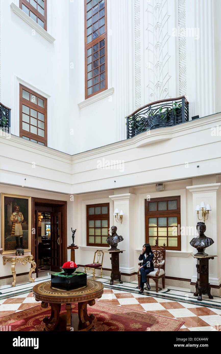 India, New Delhi, Janpath, The Imperial luxury hotel opened in 1936 and designed by architect DJ Blomfield, atrium Stock Photo
