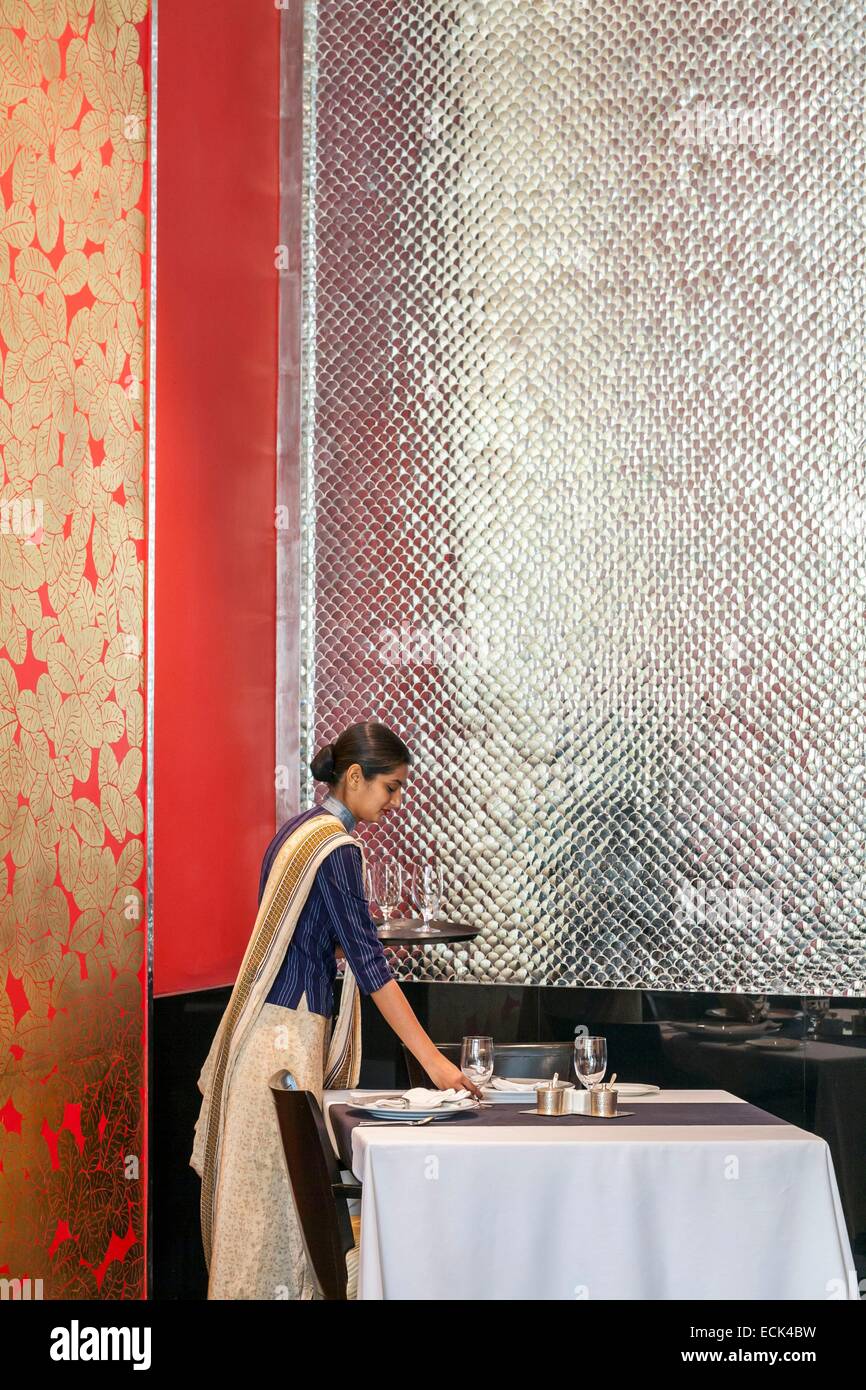 India, New Delhi, Gurgaon, Hotel Trident (Oberoi hotel group) designed by Thai architect Lek Bunag, Indian restaurant Saffron Stock Photo