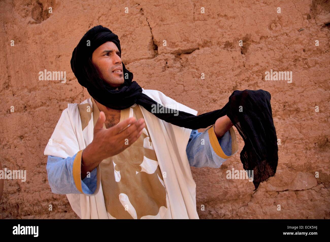 Morocco, Souss Massa Draa region, Zagora, Amezrou, Tuareg man Stock Photo