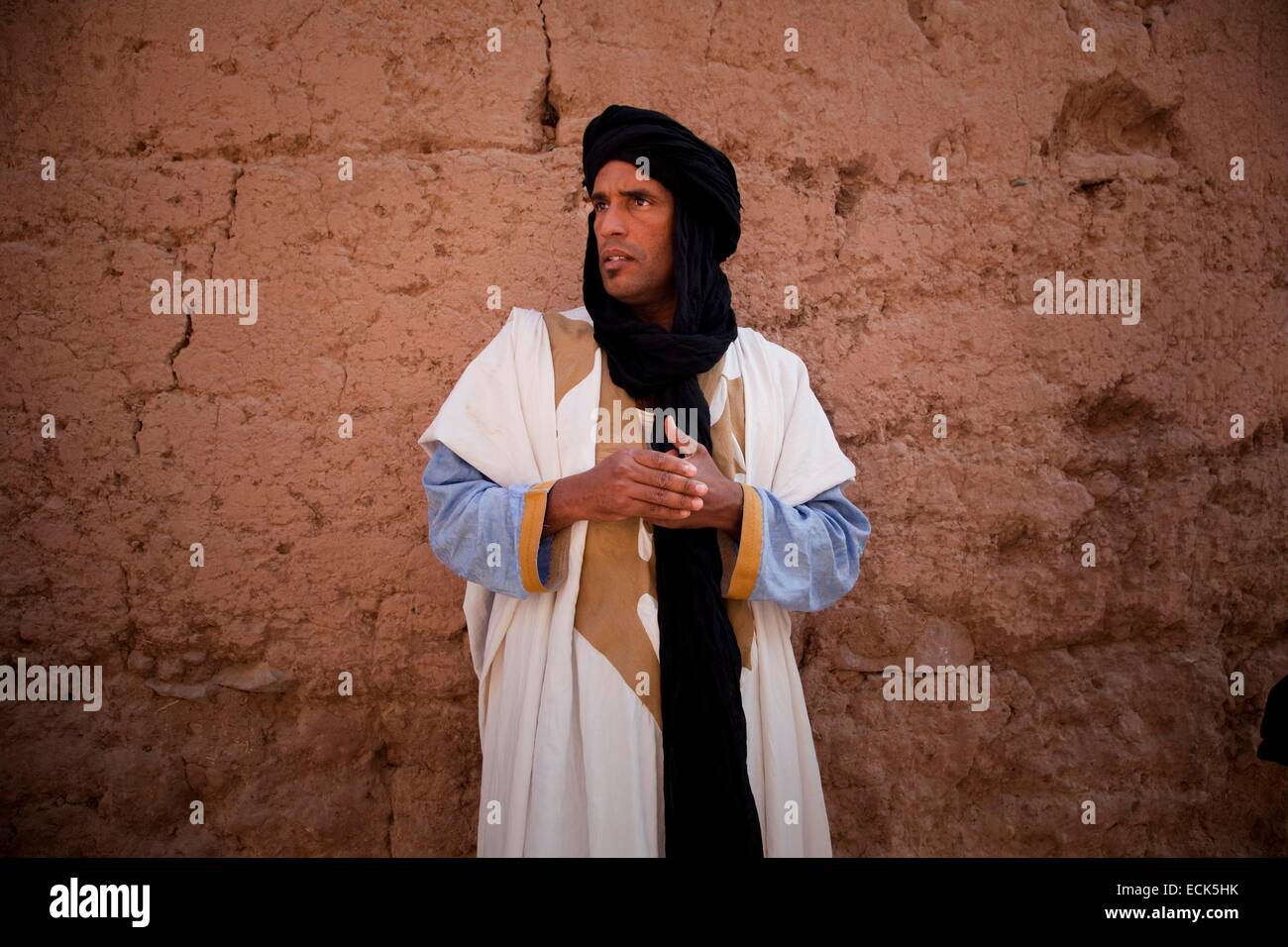 Morocco, Souss Massa Draa region, Zagora, Amezrou, Tuareg man Stock Photo