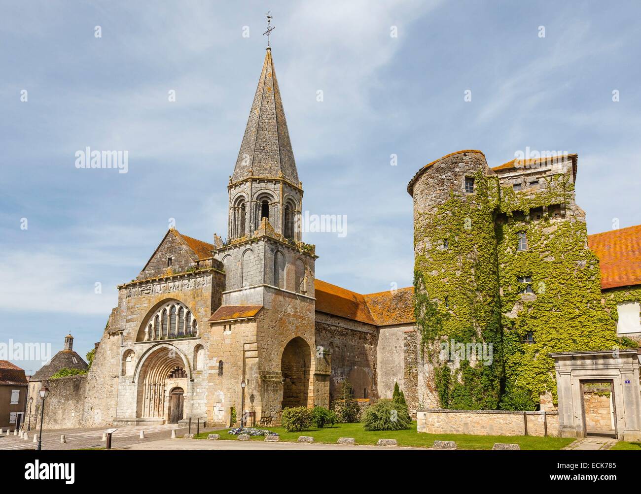 France, Vienne, Montmorillon, Saint Laurent church Stock Photo