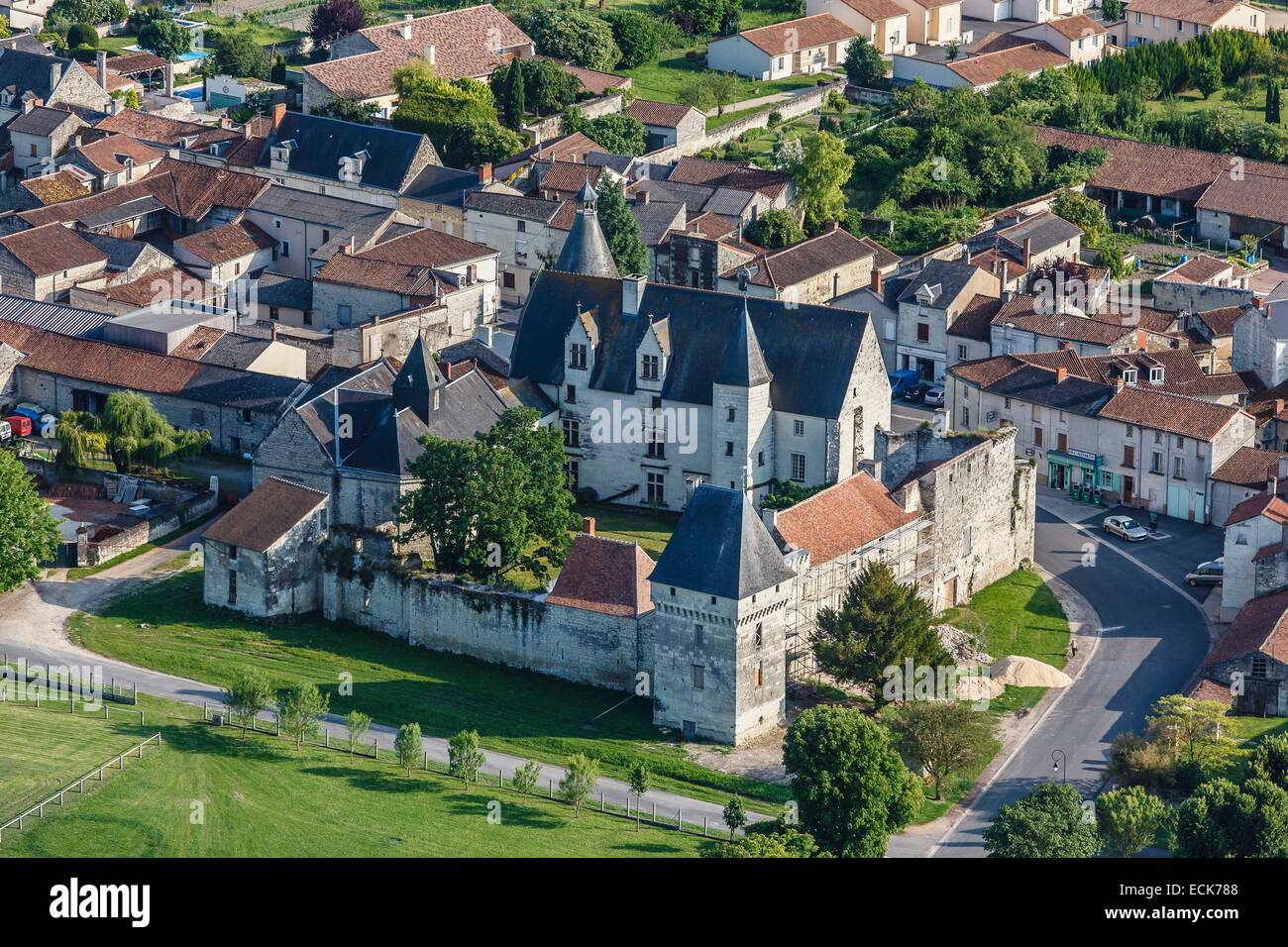 France, Vienne, Monts sur Guesnes, the castle (aerial view) Stock Photo