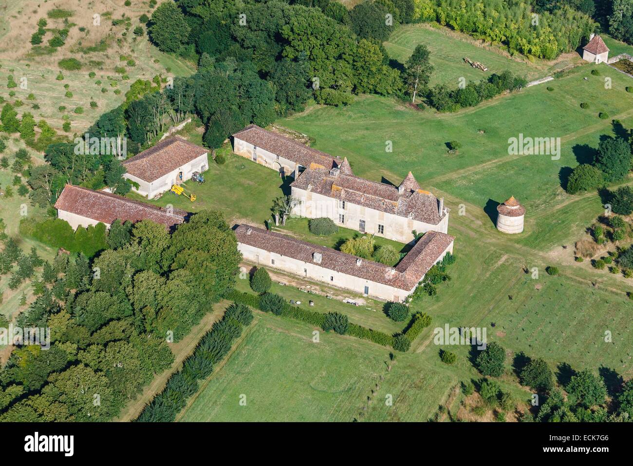 France, Vienne, Saint Maurice la Clouere, La Motte castle (aerial view) Stock Photo