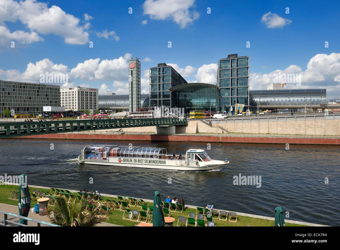Germany, Berlin, Hauptbahnof central train station by architect Meinhard von Gerkan and the banks of the Spree river Stock Photo