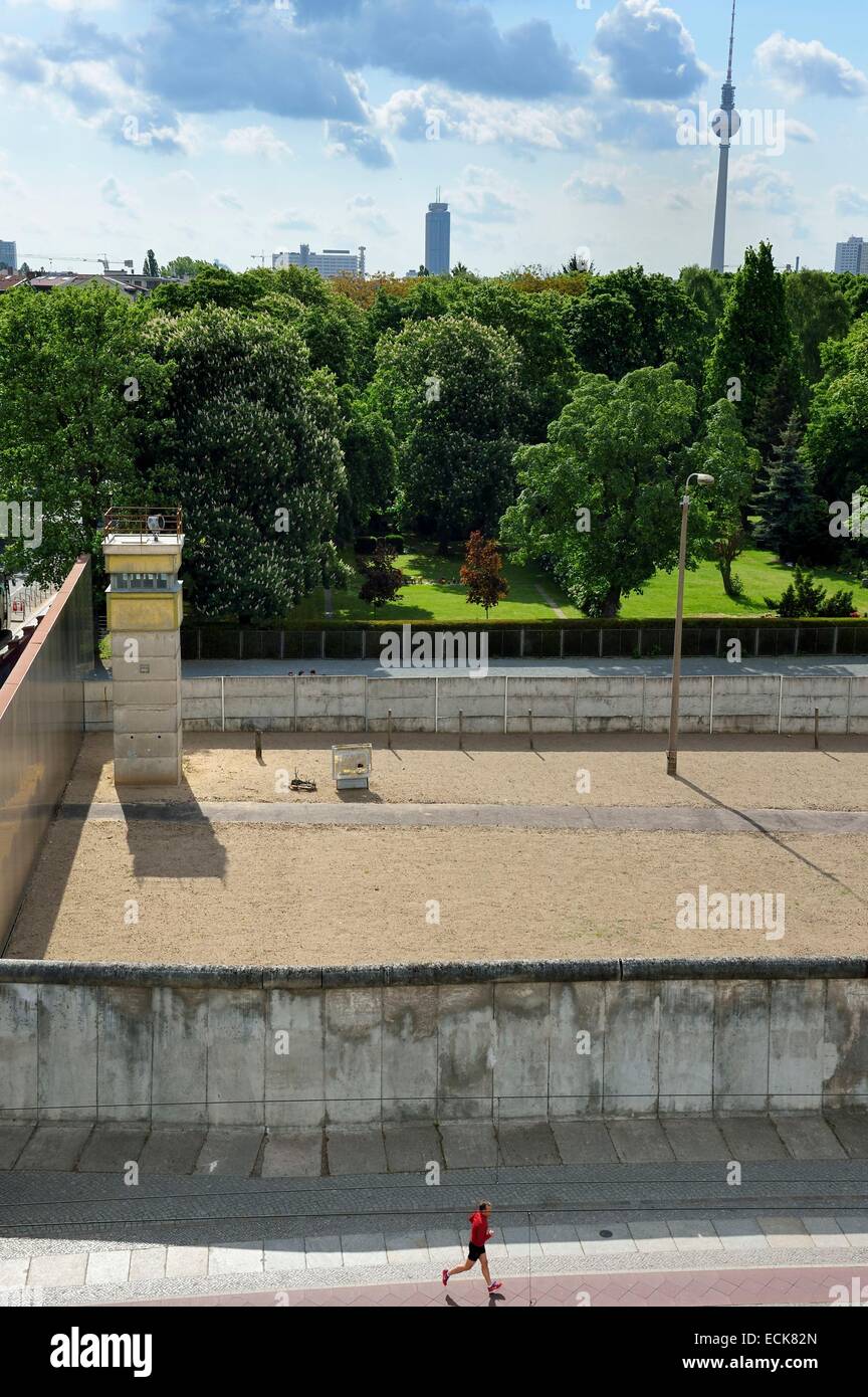 Berlin wall memorial watchtower hires stock photography and images Alamy