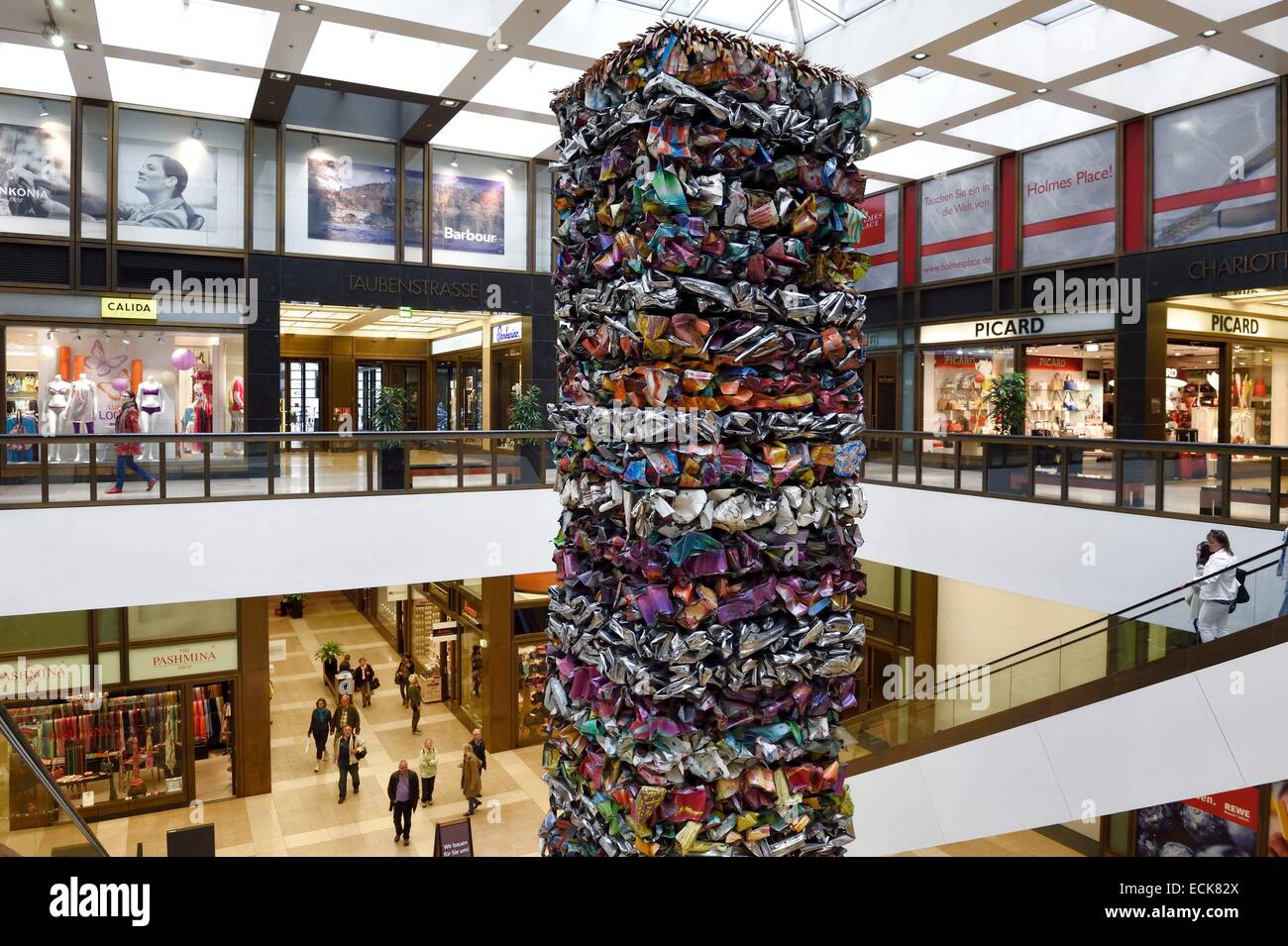 Germany, Berlin, Berlin-Mitte, Friedrichstrasse, Quartier 205 shopping  center, conceived by Oswald Mathias Ungers, a sculpture made of car  wreckage by American artist John Chamberlain Stock Photo - Alamy