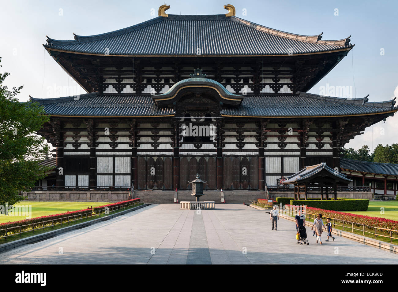 The Great Buddha Hall (Daibutsuden) at Todai-ji temple in Nara, Japan, is one of the largest wooden buildings in the world Stock Photo