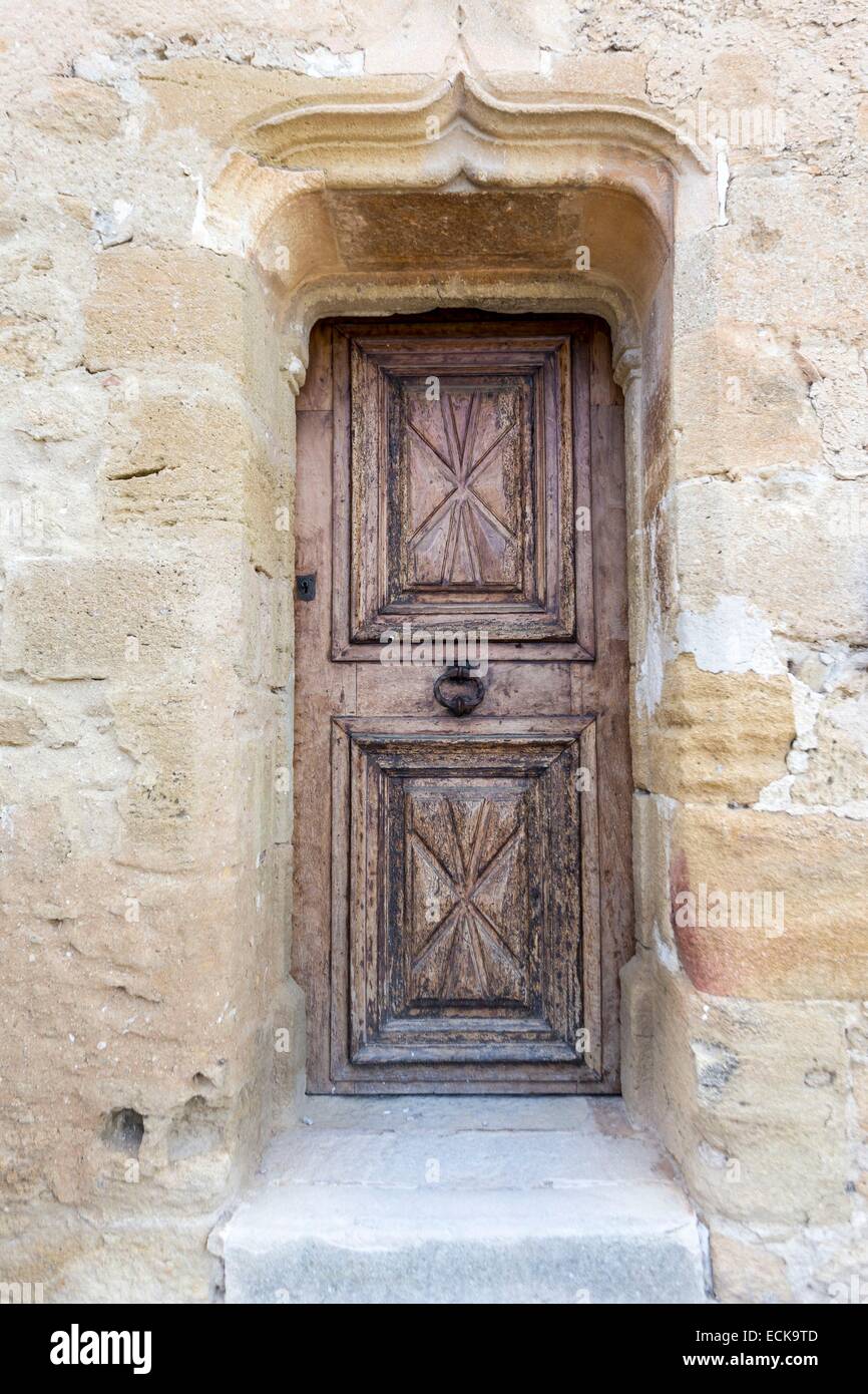 France, Vaucluse, Lourmarin, labeled Les Plus Beaux Villages de France (the Most Beautiful Villages of France), castle 15th and 16th centuries, classified as Historic Monument, door of Chateau Vieux (1480-1526) Stock Photo