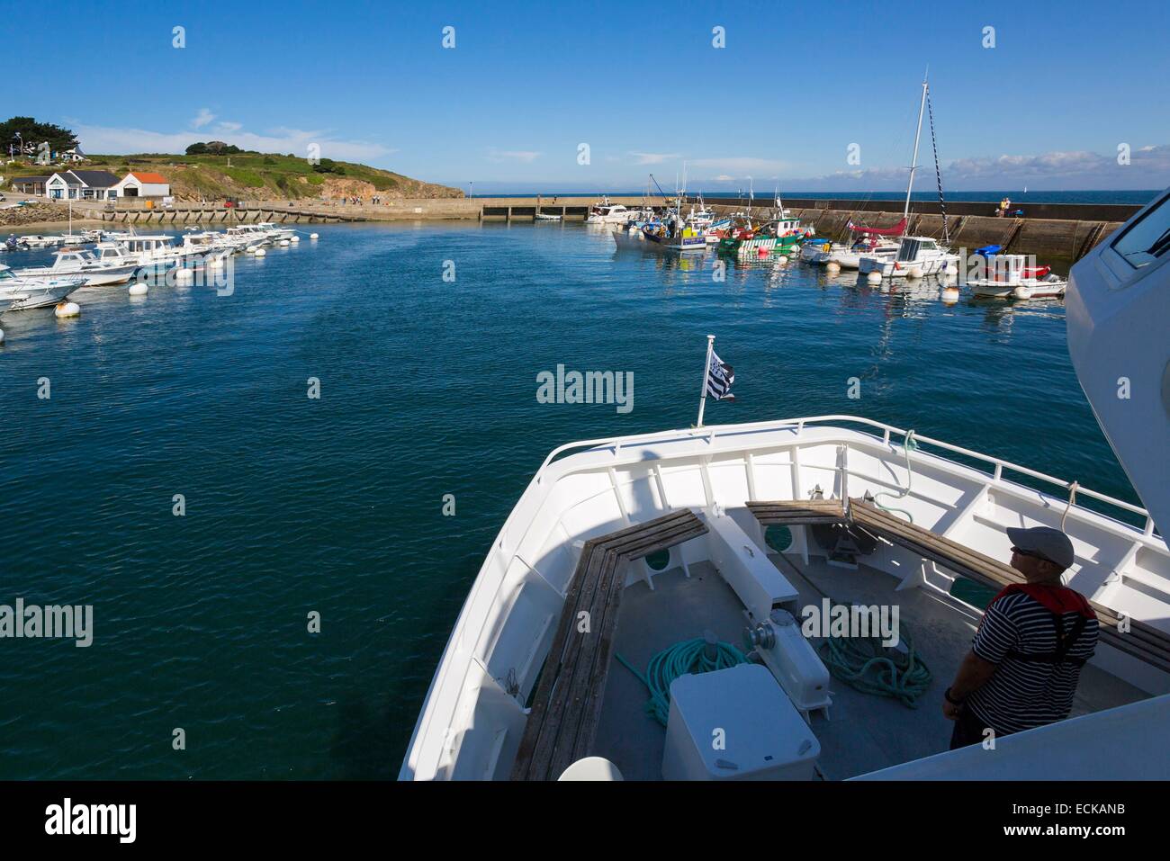 France, Morbihan, the Gulf of Morbihan, the Ponant islands, the island of Houat, the arrival of a cruise ship Stock Photo
