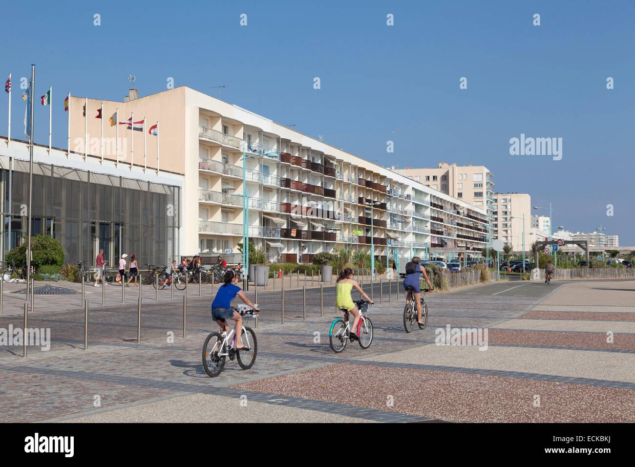 France, Vendee, Saint Jean de Monts, bike paths to the waterfront Stock Photo