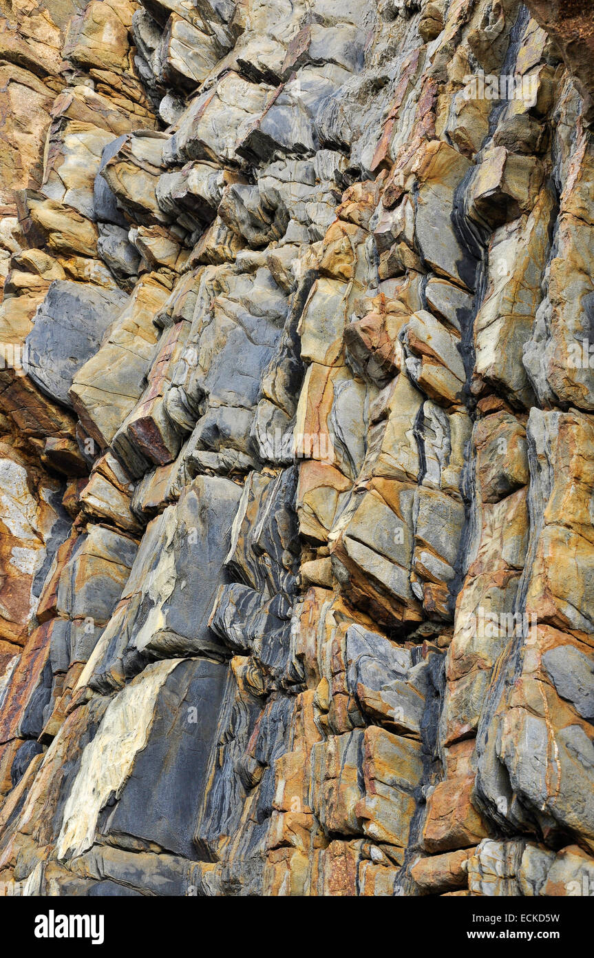 Pembrokeshire wales rocks geology hi-res stock photography and images ...