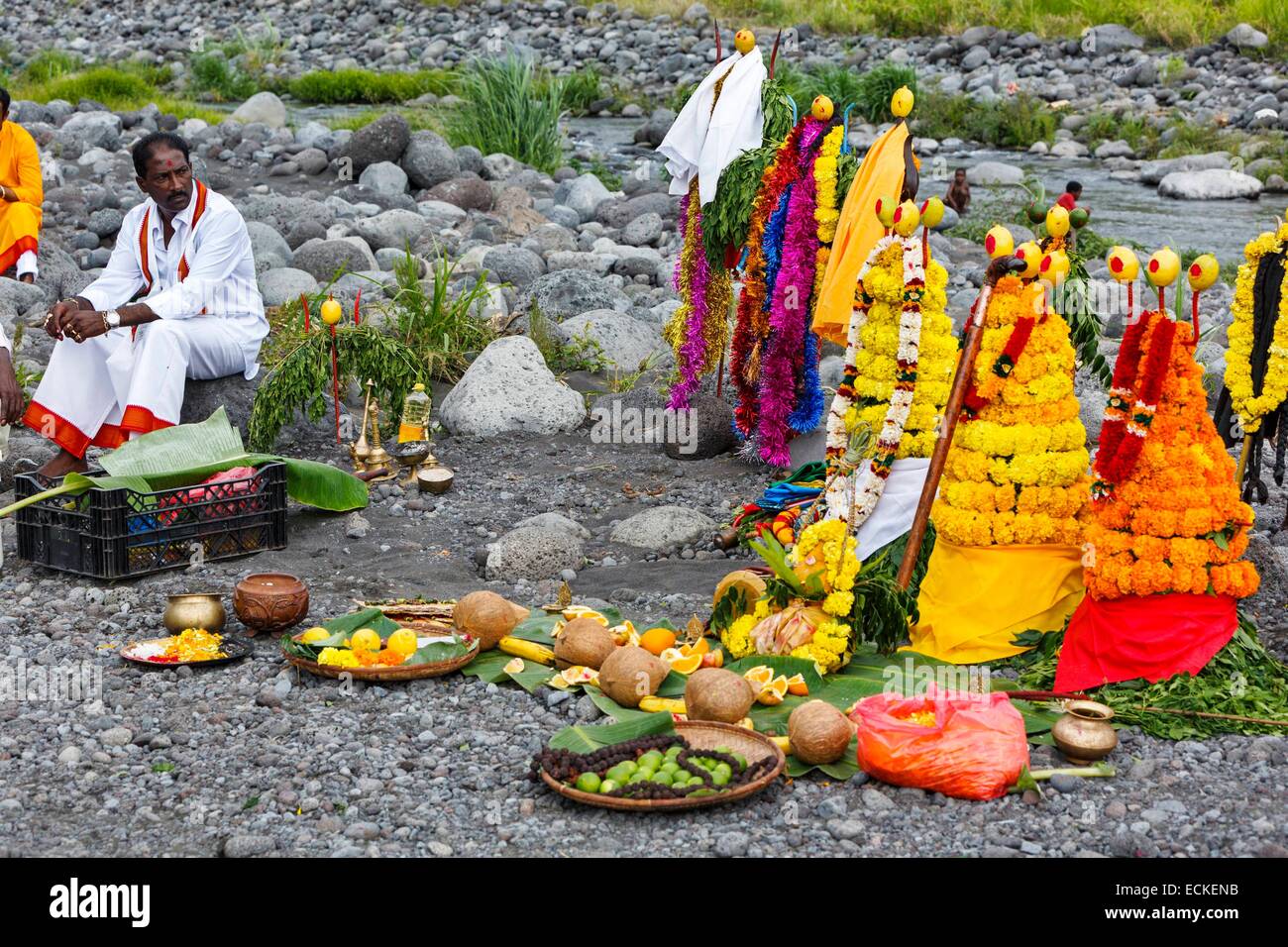 France, Reunion Island (French overseas department), Saint Pierre, Bois d'Olives, Saint Etienne river, cultures and traditions, rituals of preparation Tamil outdoor ceremony Stock Photo