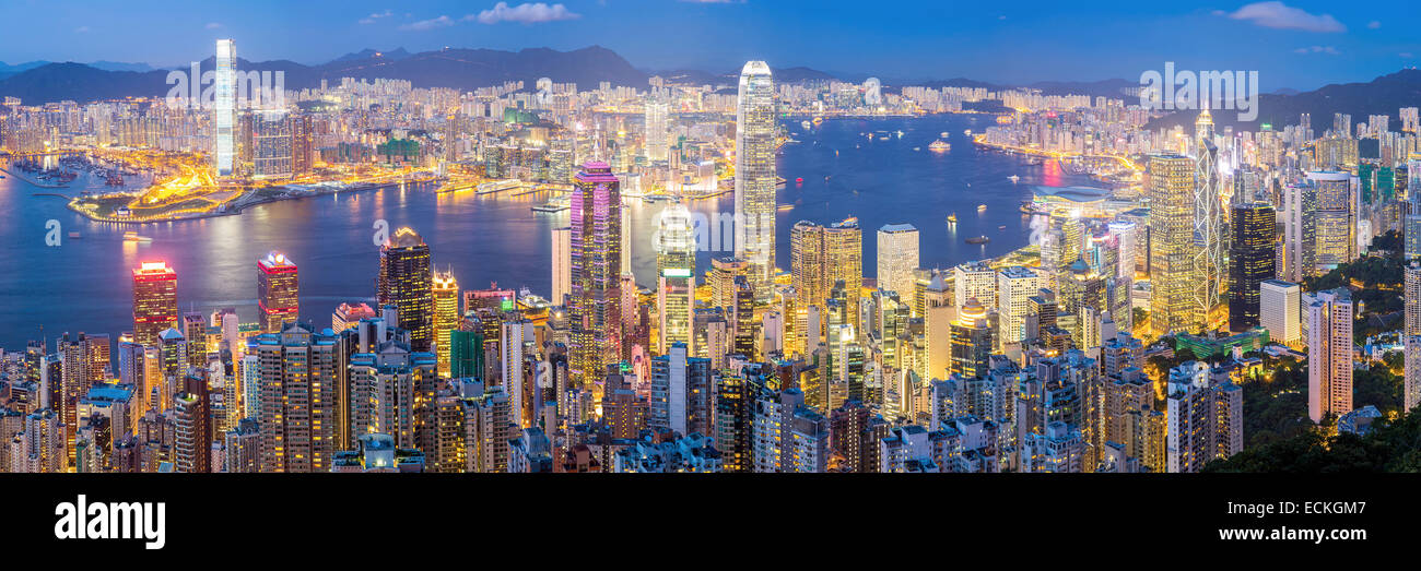 Panorama Hong Kong Skyline from Victoria Peak at dusk Stock Photo - Alamy