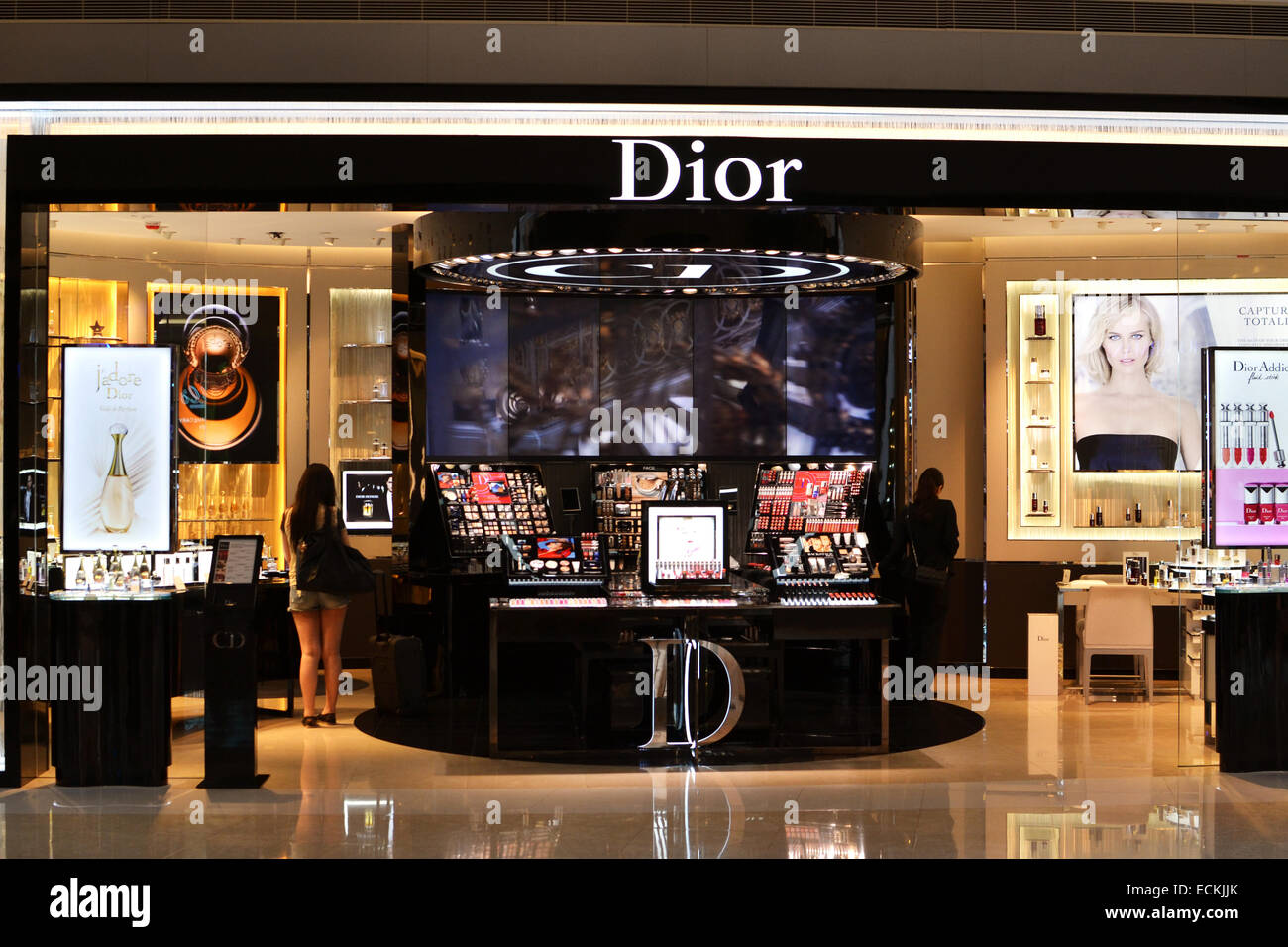 Dior Makeup \u0026 Perfume Shop in IFC Mall 