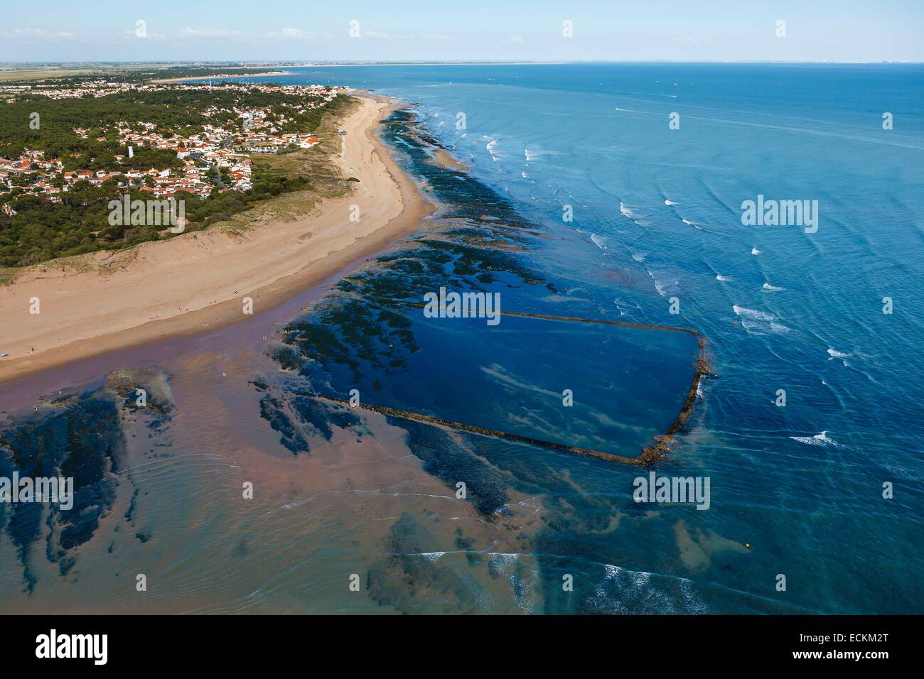 France, Vendee, La Tranche sur Mer, fish lock at la Pointe du Grouin du