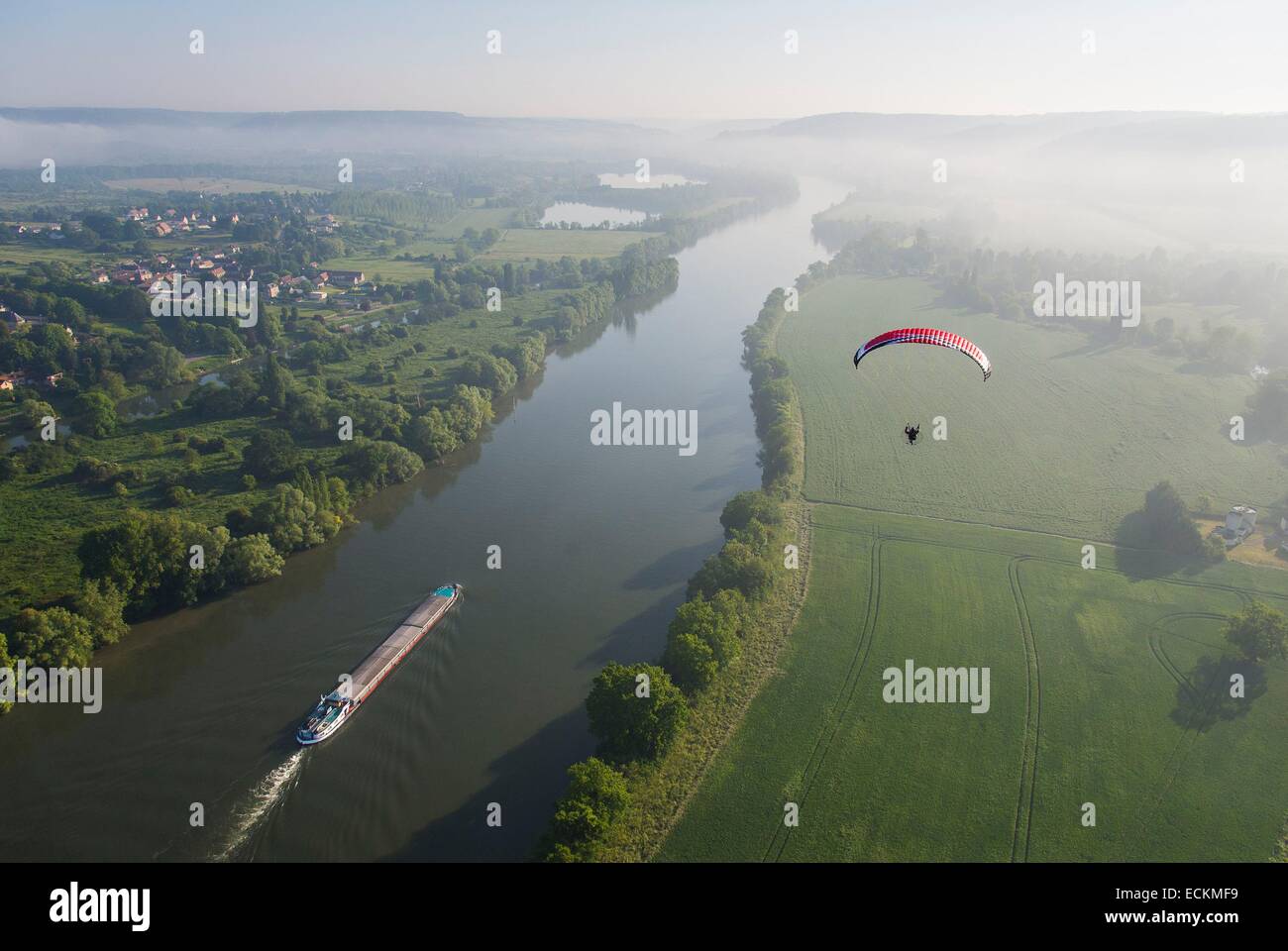 France, Eure, Tosny, Jens in flight over the Seine, ITV Boxer